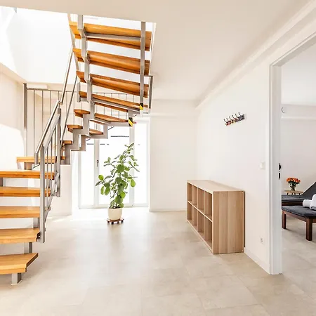 Apartment Prora - Dachgeschoss Ferienwohnung mit Dachterrasse, Balkon und Gemeinschaftssauna - Meerestraum Dachterrasse Binz